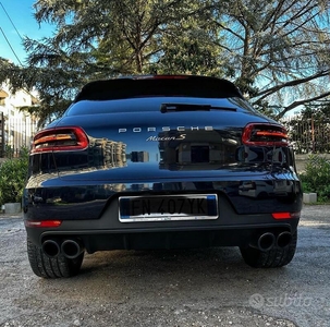 Usato 2018 Porsche Macan Benzin (45.000 €)