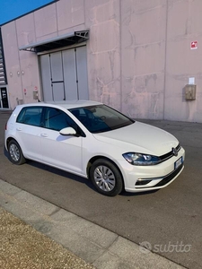 Usato 2018 VW Golf 1.6 Diesel 90 CV (15.999 €)