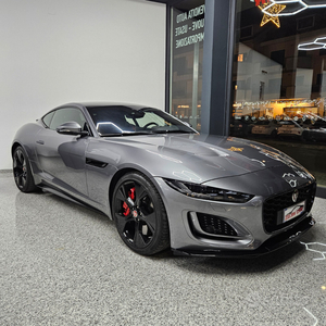 Usato 2021 Jaguar F-Type 2.0 Benzin 300 CV (64.000 €)