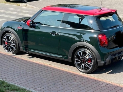 Usato 2022 Mini John Cooper Works 2.0 Benzin 231 CV (34.000 €)