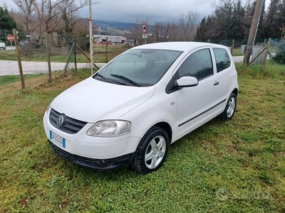 VOLKSWAGEN Fox - 2005