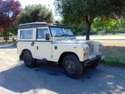 Land Rover Defender 88 HT 366, anno 1983, iscritta