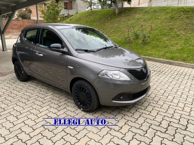 Lancia Ypsilon 1.0 FireFly