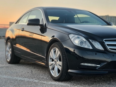 Mercedes-benz E 220 Cdi Coupeacute; 2011