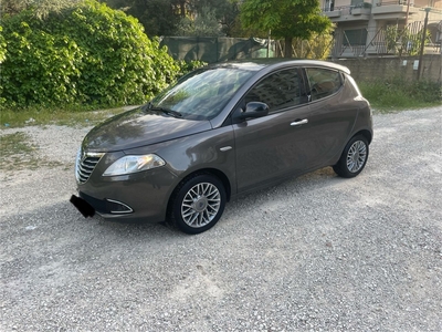 Lancia Ypsilon 1.2 69 CV 5 porte S&S Silver