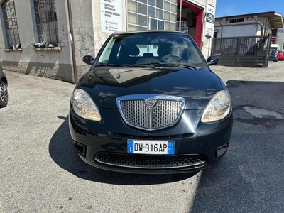 LANCIA YPSILON 1.2 Versus