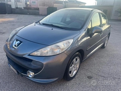 Peugeot 207 8V 75CV 5p. Energie usato