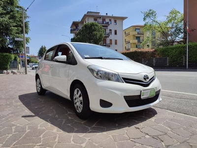 TOYOTA Yaris active