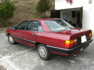 Usato 1988 Audi 100 2.2 Benzin 136 CV (7.000 €)