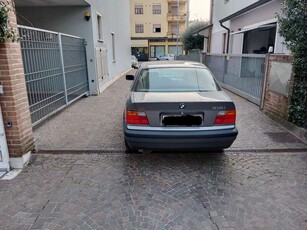 Usato 1992 BMW 318 1.8 Benzin 113 CV (5.000 €)