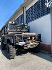 Usato 1998 Land Rover Defender 2.5 Diesel 113 CV (28.000 €)