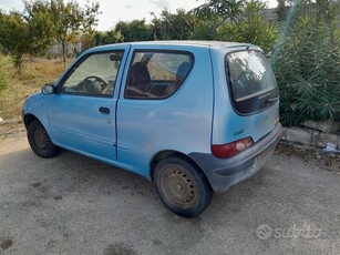 Usato 2000 Fiat 600 Benzin (300 €)