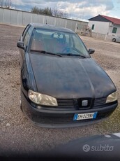 Usato 2000 Seat Ibiza 1.0 Benzin 50 CV (1.400 €)