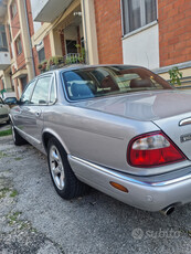 Usato 2001 Jaguar XJ 3.2 Benzin 237 CV (10.999 €)