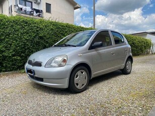 Usato 2001 Toyota Yaris 1.0 Benzin 68 CV (2.900 €)