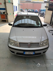 Usato 2002 Fiat Punto 1.2 Benzin 80 CV (3.000 €)