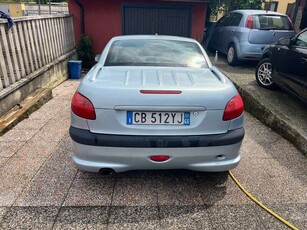 Usato 2002 Peugeot 206 CC 2.0 Benzin 136 CV (2.499 €)