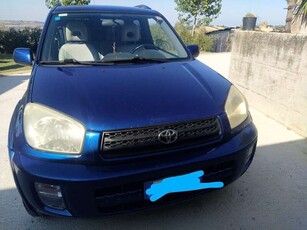 Usato 2002 Toyota RAV4 2.0 CNG_Hybrid 150 CV (3.800 €)