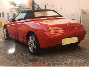 Usato 2003 Alfa Romeo Spider 2.0 Benzin 128 CV (15.900 €)