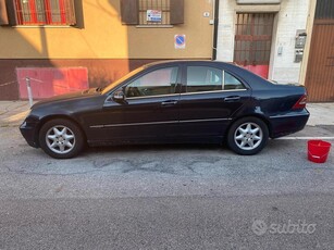 Usato 2003 Mercedes C200 2.1 Diesel 122 CV (2.500 €)