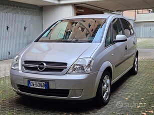 Usato 2005 Opel Meriva 1.6 Benzin 101 CV (1.000 €)