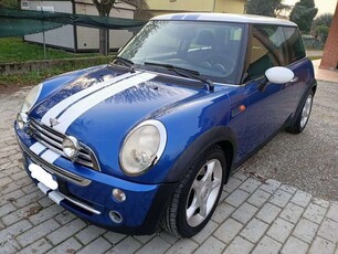 Usato 2006 Mini Cooper 1.6 Benzin 116 CV (4.800 €)