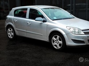 Usato 2007 Opel Astra GTC 1.7 Diesel 101 CV (1.990 €)