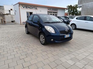 Usato 2007 Toyota Yaris 1.0 Benzin 69 CV (4.800 €)