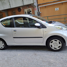 Usato 2009 Peugeot 107 1.0 Benzin 68 CV (5.000 €)