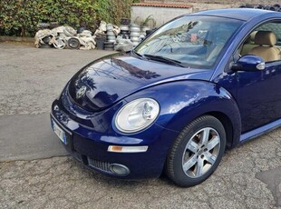 Usato 2010 VW Maggiolino 1.6 Benzin 102 CV (7.000 €)