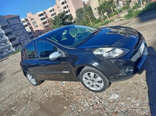 Usato 2012 Renault Clio 1.2 Benzin (4.200 €)