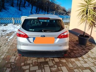 Usato 2013 Ford Focus Benzin 100 CV (5.980 €)