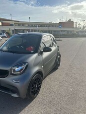 Usato 2016 Smart ForTwo Coupé 1.0 Benzin 71 CV (12.300 €)