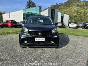 Usato 2018 Smart ForTwo Coupé 1.0 Benzin 71 CV (13.900 €)