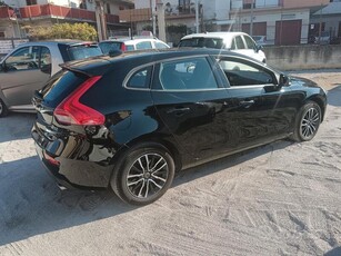 Usato 2019 Volvo V40 2.0 Diesel 150 CV (14.500 €)