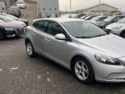 Volvo V40 D2