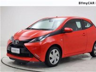 Toyota Aygo 1.0 VVT-i 69 CV 3 porte x-play del 2016 usata a Milano