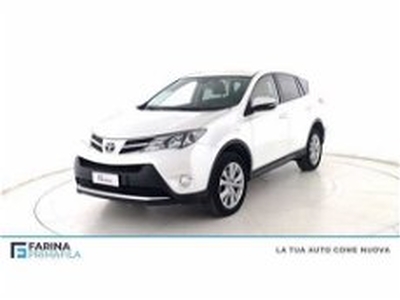 Toyota RAV4 D-CAT A/T 4WD Lounge del 2013 usata a Pozzuoli