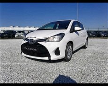 Toyota Yaris 1.0 5 porte Cool del 2017 usata a Pisa