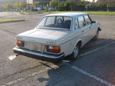 Usato 1979 Volvo 244 Benzin 97 CV (8.000 €)