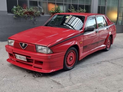 Usato 1987 Alfa Romeo 75 3.0 Benzin 185 CV (65.000 €)