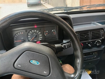 Usato 1988 Ford Escort 1.1 Benzin 49 CV (2.200 €)