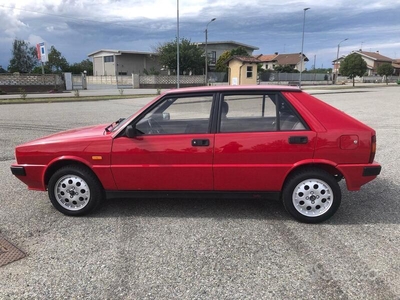 Usato 1990 Lancia Delta 1.6 Benzin 140 CV (17.000 €)