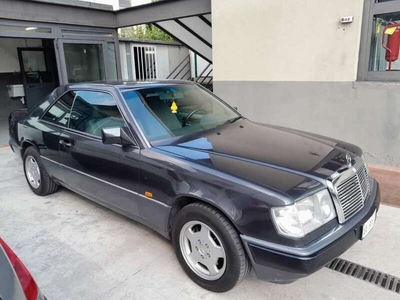 Usato 1993 Mercedes E200 2.0 Benzin 136 CV (7.500 €)