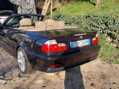 Usato 2002 BMW 320 Cabriolet 2.2 Benzin 170 CV (10.500 €)