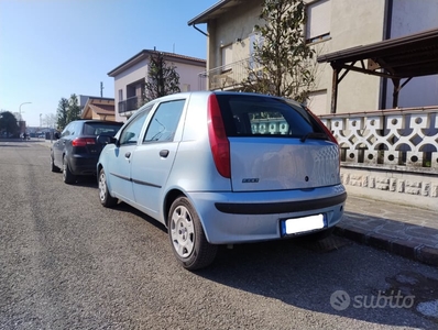 Usato 2002 Fiat Punto 1.2 Benzin 80 CV (8.000 €)