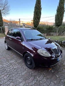 Usato 2009 Lancia Ypsilon 1.2 Diesel 75 CV (2.300 €)