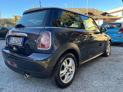 Usato 2011 Mini ONE 1.6 Benzin 75 CV (4.200 €)