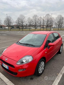 Usato 2012 Fiat Punto 1.4 Benzin 77 CV (7.000 €)