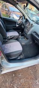 Ford Fiesta 14 TDCi uniprò x neopatentati